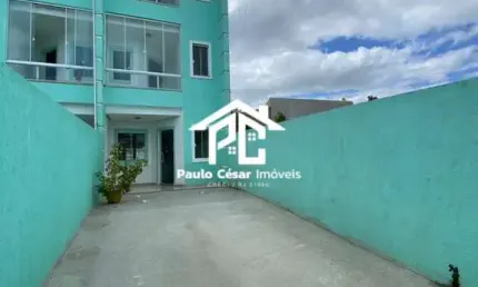 Imperdível oportunidade de adquirir casa com 3 quartos e 3 suítes no Centro de Araruama-RJ,  2 vagas de garagem!