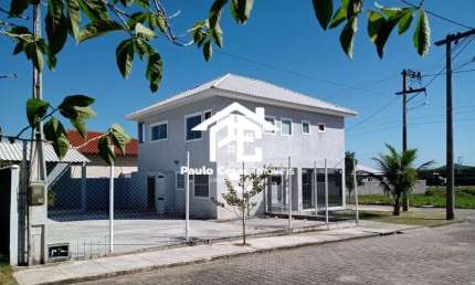 Casa à venda em Araruama-RJ, Fazendinha: 3 quartos, 2 suítes, 1 sala, 1 banheiro, 4 vagas de garagem, 161 m².