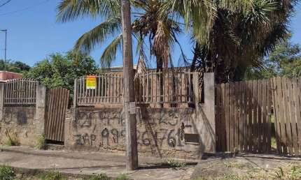 Casa em início de construção, com 02 quartos, sala, cozinha, banheiro, excelente quintal, com planta e projeto aprovado pela prefeitura, ótima localiz