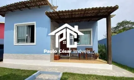 Casa à venda em Saquarema-RJ, bairro Caixa D'agua: 2 quartos, 1 sala, 1 banheiro, 2 vagas de garagem.