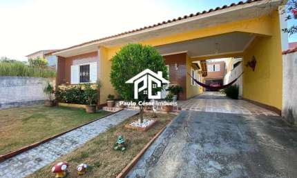 Imóvel Espaçoso e Moderno: Casa de 4 Quartos com Suite e 6 Vagas na Cidade de Araruama-RJ, Bairro Areal