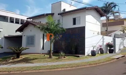 Casa a venda com 3 suítes e piscina em condomínio em Paulínia
