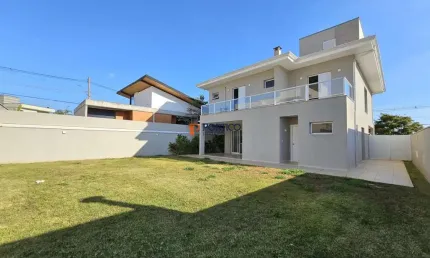 Casa 4 suítes excelente quintal em condomínio na cidade de Paulínia