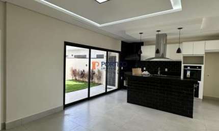 Casa térrea com 3 suítes à venda no Royal Garden Paulínia!