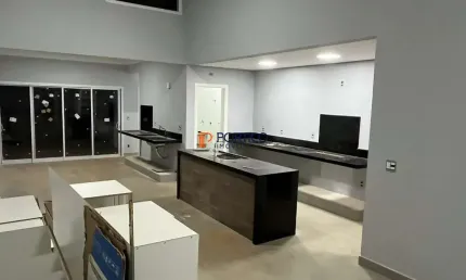 Casa térrea com 3 suítes, à venda no condomínio Royal Garden em Paulínia/SP