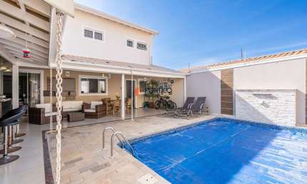 Excelente Sobrado com Piscina Aquecida, 3 Suítes - Jardim Europa (Paulínia)