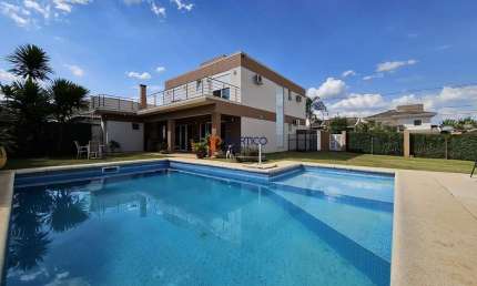 Sobrado com 4 Suítes e Piscina - Residencial Manacás - Paulínia