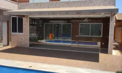 Sobrado à venda com piscina no condomínio Metropolitan, Paulínia/SP