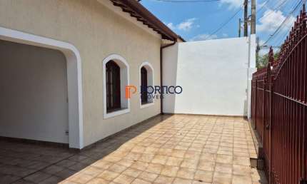 Sobrado a venda com 4 Dormitórios (1 Suíte) - Santa Genebra - Campinas