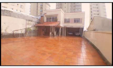 Bem localizado sobrado na Vila Mariana com 350m² de terreno próximo ao Metro