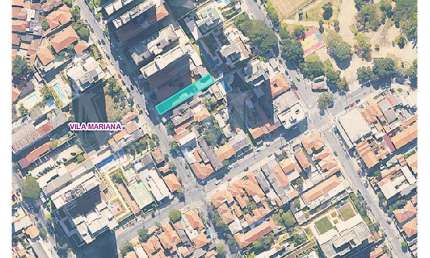 Vila Mariana / Aclimação terreno com casa antiga.  600 m da estação do metrô Ana Rosa