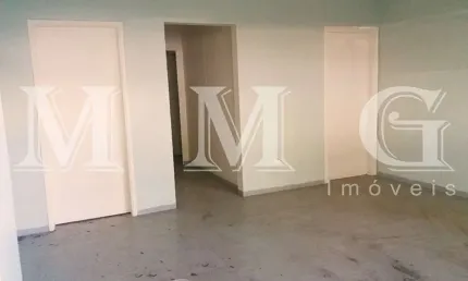 Bem localizado sobrado comercial de 120m² para locação próximo ao Metro