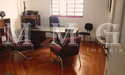 Excelente sobrado comercial 300 m2 , de esquina, 10 sala, 5 banheiros , 15 vagas de garagem ,