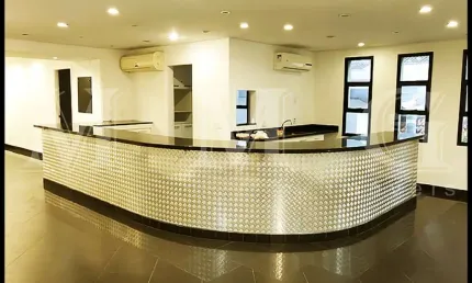 Prédio comercial 9 andares , 1058 m2, 33 vagas de garagem ,próximo metro paraíso