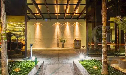 Conjunto Comercial 100 m2 de vão livre ,  3 vagas de garagem , próximo da estação do metro Sumaré