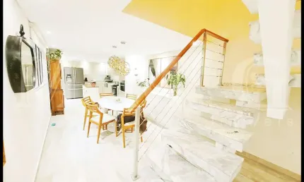 Excelente Sobrado, Piscina, Vaga de garagem no coração da Vl. Mariana