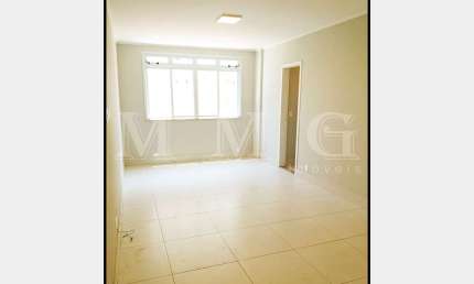 Apartamento a venda com 3 dorms, vaga, espaçoso no coração da Vila Mariana