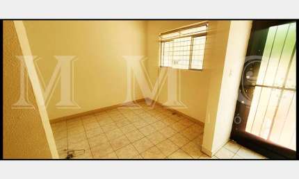 Paraiso sobrado para locar 3 quartos, 2 salas, uma garagem 140m² de área construída