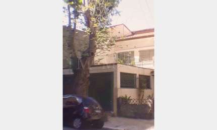 VILA Mariana / Sobrado comercial com 8 salas sendo uma suíte,4 banheiros, 2 garagens