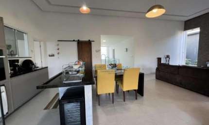Casa em Condomínio Aphaville - 3 Suítes por R$ 1.490.000