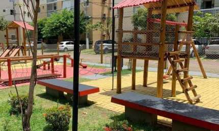 Apartamento 03 Dorm. em Buraquinho  -  Lauro de Freitas