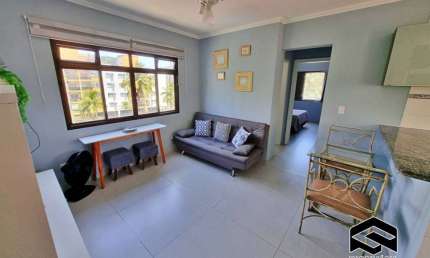 LINDO APARTAMENTO REFORMADO, LADO PRAIA, PRÓXIMO AO AQUÁRIO!