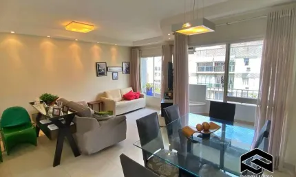 Lindo apartamento, 03 dormitórios, lado praia e em ótima região!