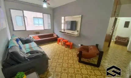 02 dorm&apos;s em excelente localização, apenas 02 quadras do mar!