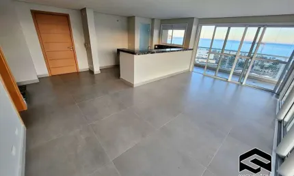 Maravilhosa cobertura duplex, com vista espetacular da praia da enseada!