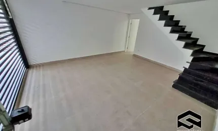 CASA TRIPLEX 03 SUÍTES, LADO PRAIA, COM VAGA ADICIONAL!