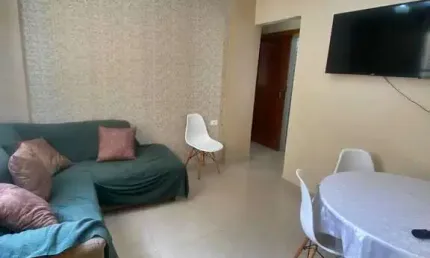 LINDO APARTAMENTO 02 DORMITÓRIOS À 01 QUADRA DA PRAIA DE PITANGUEIRAS!
