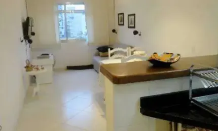 AMPLO APARTAMENTO, PORTARIA 24 HORAS, LADO PRAIA, PRÓXIMO A UNOESTE!