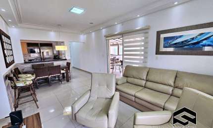 LINDA COBERTURA PENTHOUSE, VISTA AO MAR, BAIXAS DESPESAS!