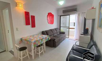 OPORTUNIDADE! LINDO APARTAMENTO COM SACADA E LAZER, À 100mDO MAR!