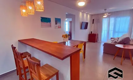 Lindo apartamento com sacada, totalmente reformado, lado praia!