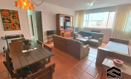 Amplo apto 04 dormitórios, em boa localização na enseada!