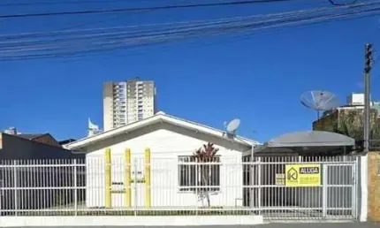 Casa com 3 quartos para alugar na Rua Aladi Schendroski Bini, 147, Fazenda, Itajaí