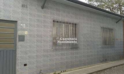 Casa com 3 dormitórios para alugar por R$ 1.359/mês - São João - Jacareí/SP
