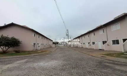 Casa com 2 dormitórios à venda por R$ 299.000,00 - Jardim Jacinto - Jacareí/SP