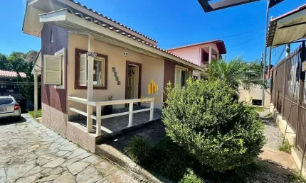 Casa à venda no bairro Desvio Rizzo - Caxias do Sul/RS