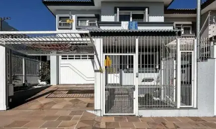 Sobrado à venda no bairro Santa Lúcia - Caxias do Sul/RS