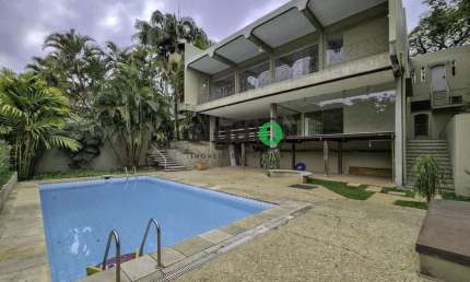 Casa em Condomínio a venda ou Locação no Bairro Paineiras do Morumbi 5 quartos