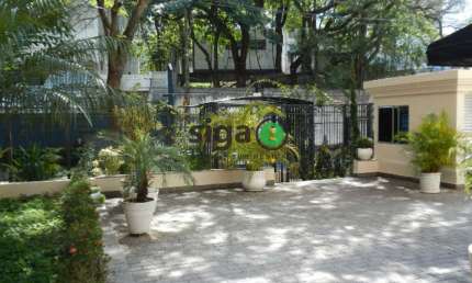 Apartamento com 170 m², 4 quartos sendo 2 suítes à venda no bairro Real Parque.