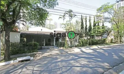 Casa á Venda no Jardim Marajoara - 450m², 3 quartos, 6 vagas