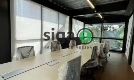 Sala Comercial com 40m² com varanda de 40m², opção SEMI MOBILIADO com 2 vagas