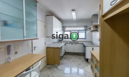 Apto para locação no itaim, com 240m², 3 suites, 3 vagas sem mobilia