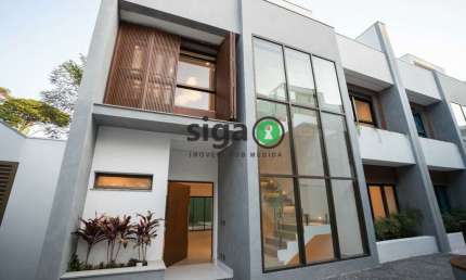 Casa em Condomínio fechado, a venda ,com 4 quartos, sendo 2 suites, 4 vagas, no Alto da Boa Vista.
