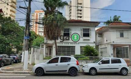 Casa Assobradada Comercial para locação no Campo Belo com vários ambientes e 3 vagas