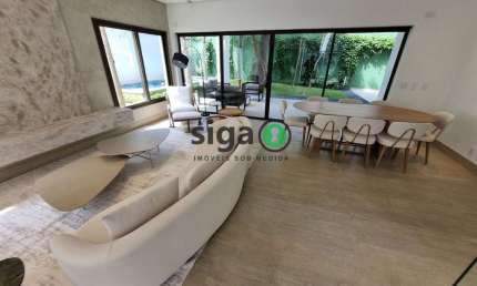 Casa em Condomínio fechado a venda ou locação no Alto da Boa Vista.