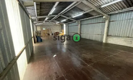 Galpão/Depósito/Armazém e 3 banheiros à Venda, 225 m²